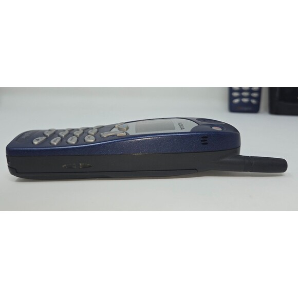 Nokia 6010 Cellphone Lot 2 Phones Cingular Wireless Navy Blue Bundle Sleeve - Picture 8 of 16